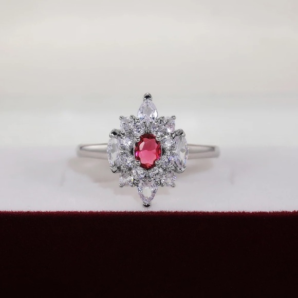 New Women’s 925 Silver Beautiful Flower CZ Ring - Picture 3 of 6